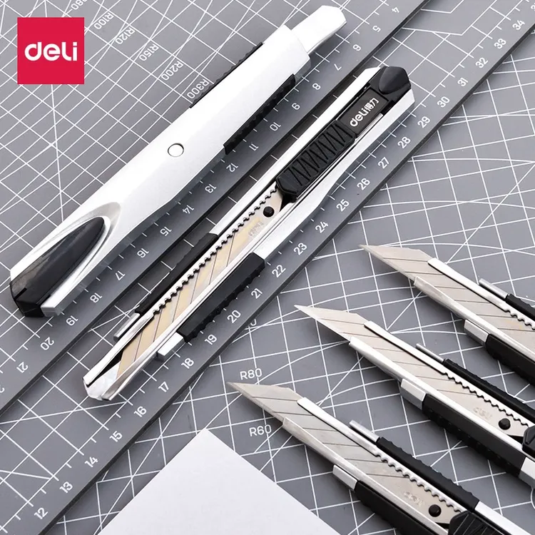得力美工刀快递开箱刀拆快递小刀壁纸刀小号裁纸刀工业用刀学生