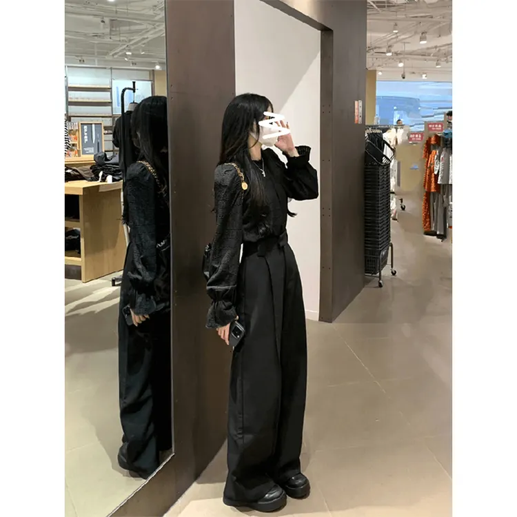 早秋季搭配一整套女装2025新款冷淡系独特别致小众盐系炸街两件套