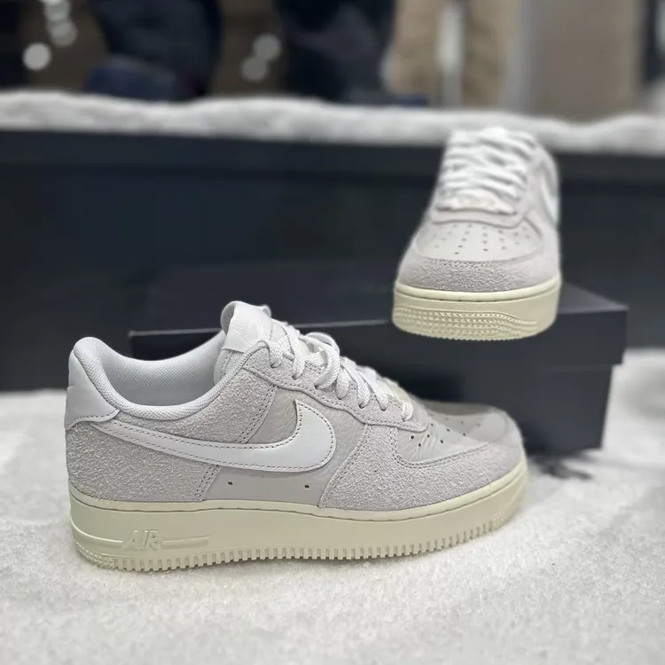 NIKE/耐克男子AIR FORCE 1 '07 LX潮流低帮休闲鞋hf2897-001
