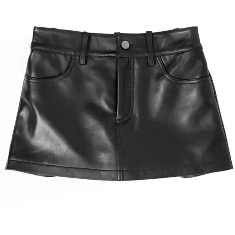 【RZ】百搭款黑色皮短裤