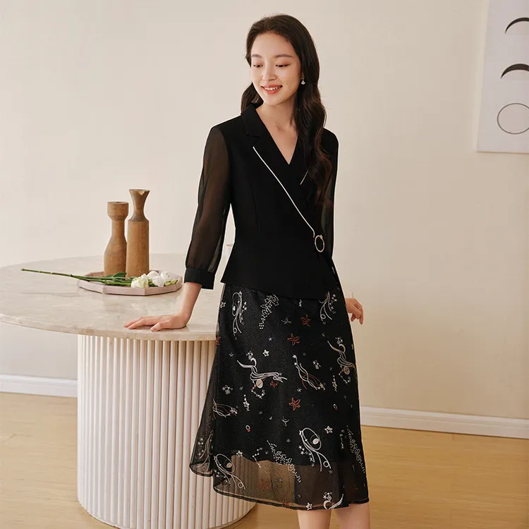 珂莱蒂尔假两件拼接西装连衣裙女通勤刺绣郁金香连衣裙KF08514W0
