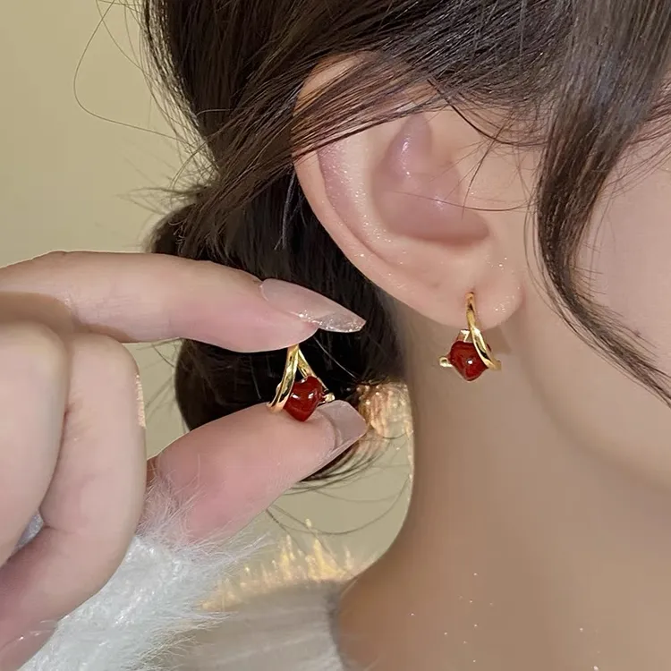 钛钢耳饰 轻奢时尚法式滴釉爱心耳环小众设计高级感精致女款耳扣