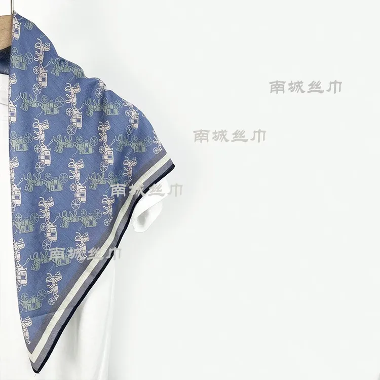 【牛仔马车】冬新品牛仔系列时尚潮流风丝绒手感65方巾围巾