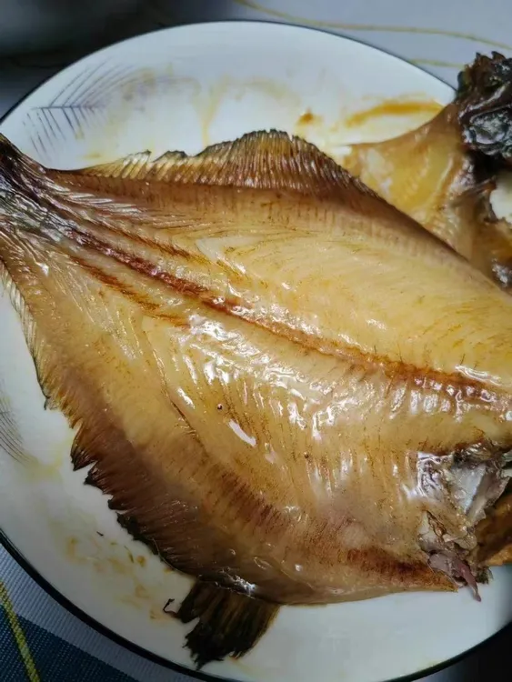 红岛一路鲜淡晒鼓眼鱼 不咸半干(一斤六到八条)