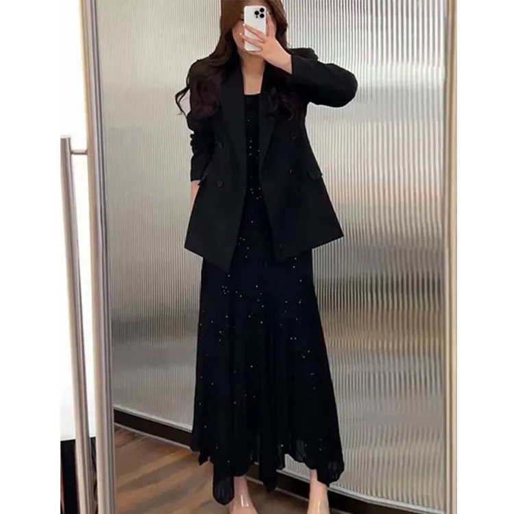 大码女装秋微胖mm套装小西装外套时尚气质显瘦吊带裙两件套200斤