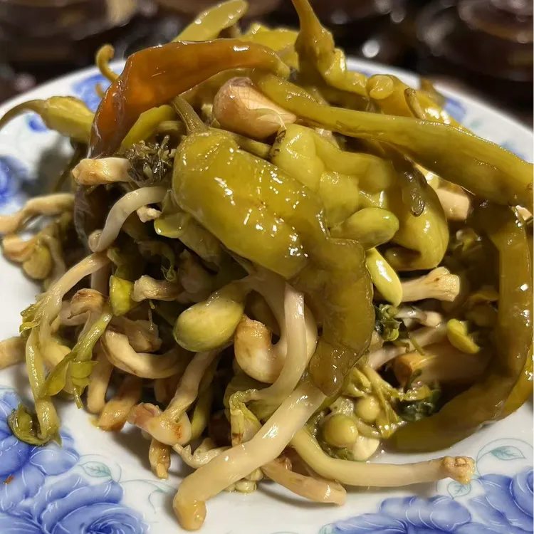 腌花生芽湖北麻城酸辣椒手工腌制花生苗酸辣脆爽下饭菜香菜萝卜丝