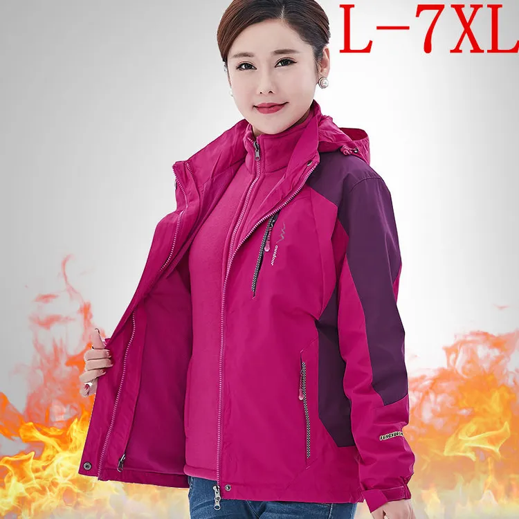 冲锋衣女秋冬三合一可拆卸户外大码妈妈装加绒加厚登山冲锋外套女