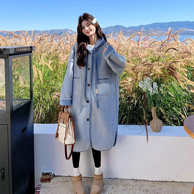 蓝色连帽皮毛一体羊羔毛大衣女中长款2025冬季新款韩版宽松过膝厚