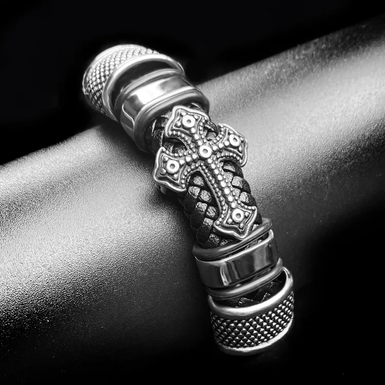 新款十字架皮革编织手环磁吸扣男士皮手镯