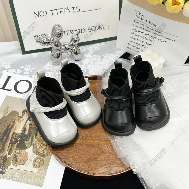 女宝宝鞋子软底防滑婴儿鞋子女靴子1一3岁小皮鞋女宝婴幼儿棉靴