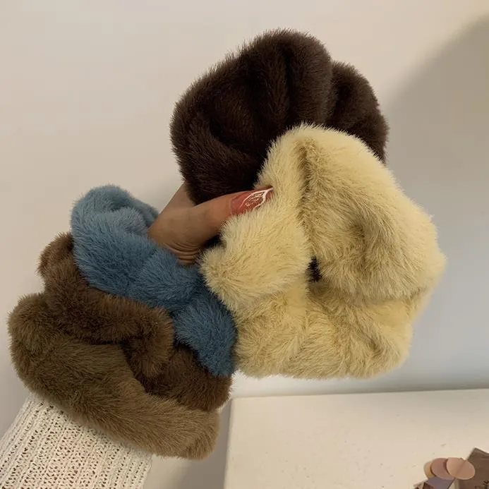 女冬季毛绒绒大肠发圈网红新款扎头发绳皮套头饰简约毛毛头绳皮筋