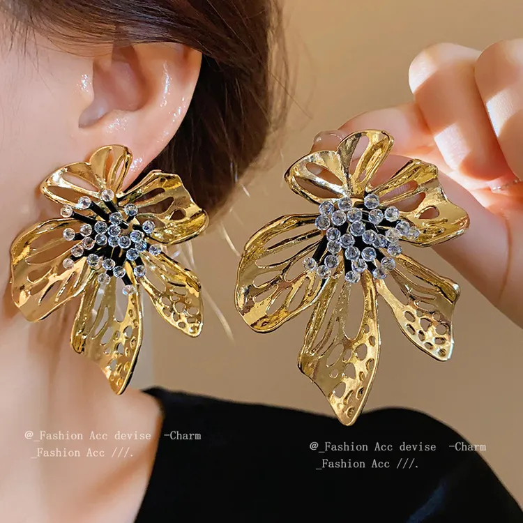 铜合金仿水晶耳饰 银针花朵立体耳钉小众时尚冷淡风气质轻奢耳饰