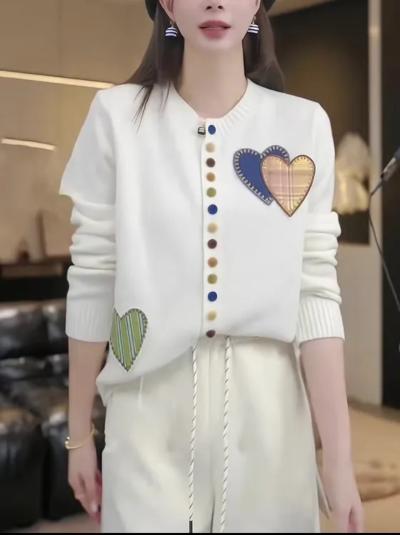 大码女装圆领爱心图案拼接针织衫秋季新款毛衣女款2025款网红款