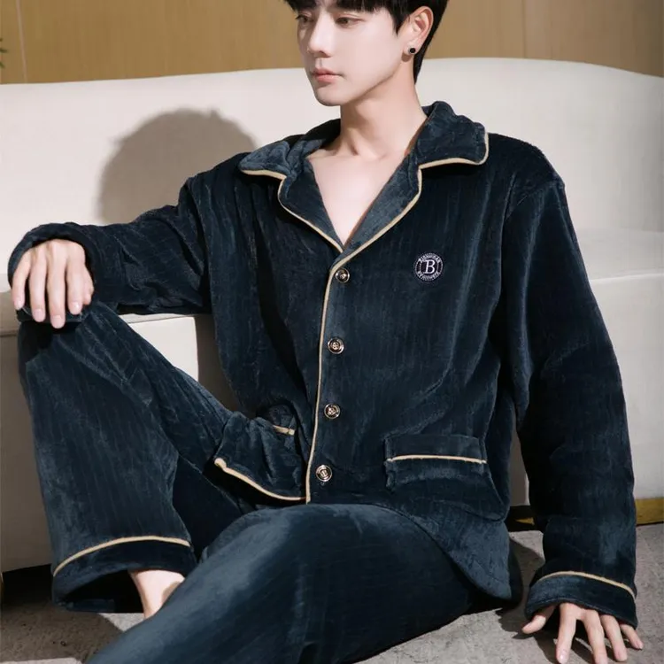 新款法兰绒长袖保暖男士睡衣宽松珊瑚绒时尚家居服套装开衫秋冬季