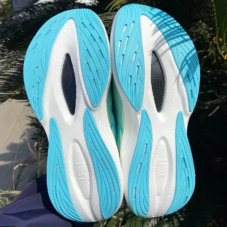 全掌碳板跑鞋女款专业马拉松运动鞋女减震超轻脚宽脚胖跑步鞋男款