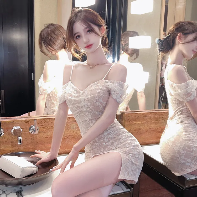 性感连衣裙时尚减龄高级感低胸露背吊带裙女夜店酒吧夜场上班衣服