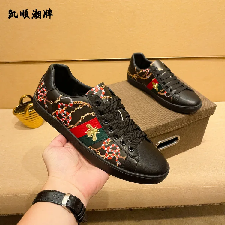 欧洲站2024新款男士黑色小蜜蜂男鞋潮流休闲透气轻奢男休闲板鞋