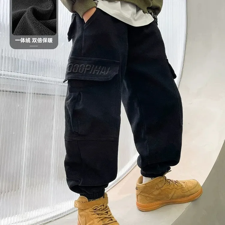 黑色加绒工装裤长裤秋冬2024新款大童男孩冬装一体绒冬季加厚裤子