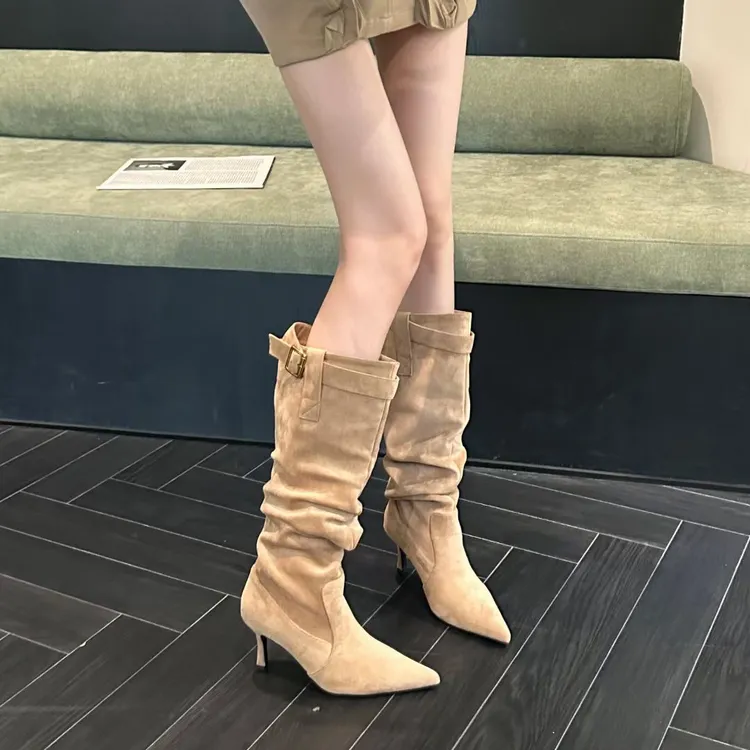 2025秋冬新款休闲精致褶皱长筒骑士靴女尖头细跟高筒显瘦靴堆堆靴