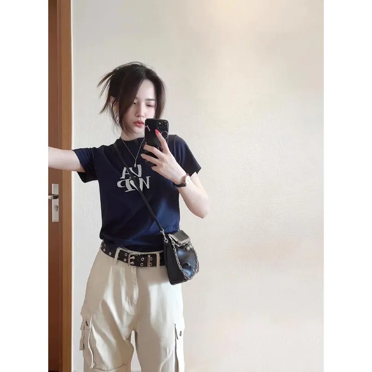 圆领正肩短袖t恤女2025新款爆款微胖遮肚子显瘦夏日甜辣短款上衣 