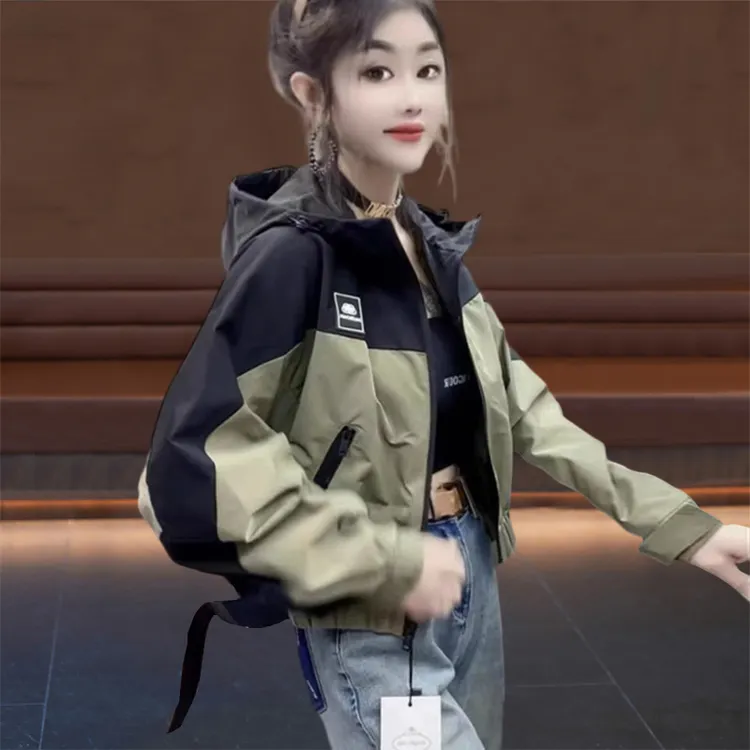 春秋季连帽工装外套女款外穿冲锋衣2025新款休闲撞色小个子女上衣