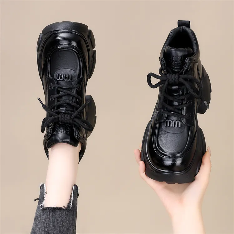 软皮马丁靴女2025年秋冬新款增高时尚小个子不累脚老爹鞋时尚短靴