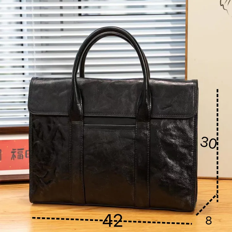 OLOYEI商务男士公文包尺寸长42高30宽8 。   3043