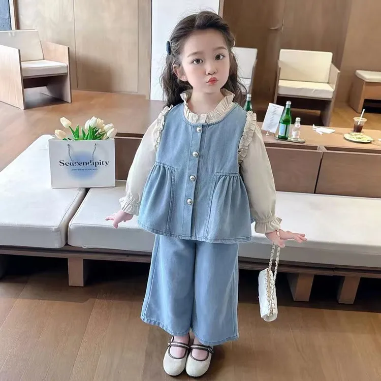 女童春秋时髦薄款牛仔三件套女宝洋气秋款2024新款韩版炸街套装潮