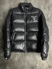 全新未使用/PRADA/普拉达 纯色Logo印花拉链立领羽绒长袖夹克