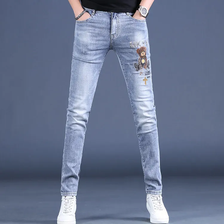 2025新款男士刺绣弹力牛仔裤男烫钻韩版修身小脚潮牌百搭长裤子男
