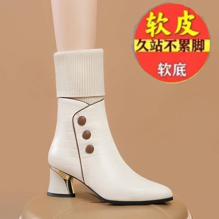 高档毛线口尖头气质粗跟软皮中筒靴2024新款冬加绒保暖百搭时装靴