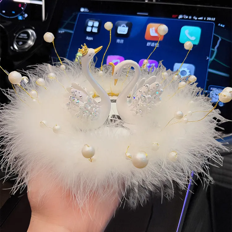 天鹅之梦汽车摆件车载山茶花女神香薰装饰车内中控台高档装饰用品