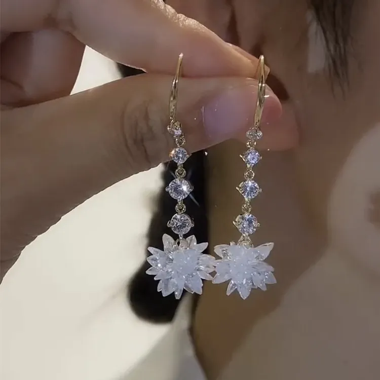 铜合金耳饰 水晶冰花耳环2023年流苏耳坠高级感显脸瘦女长款耳饰