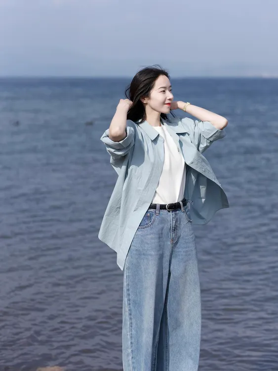【向往的生活】秋冬气质松弛感淡雅蓝色系长袖衬衫白色T恤牛仔裤