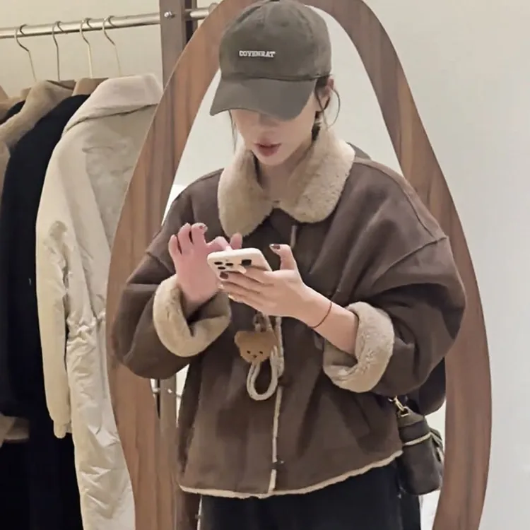 2024秋冬新款棕色休闲百搭上衣女美式洋气加厚保暖毛毛翻领短外套