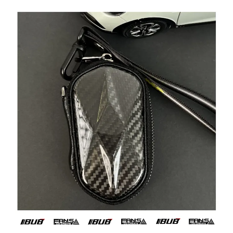 碳纤维车钥匙收纳包高级男女同款大容量精致挂绳钥匙轻奢黑色皮质