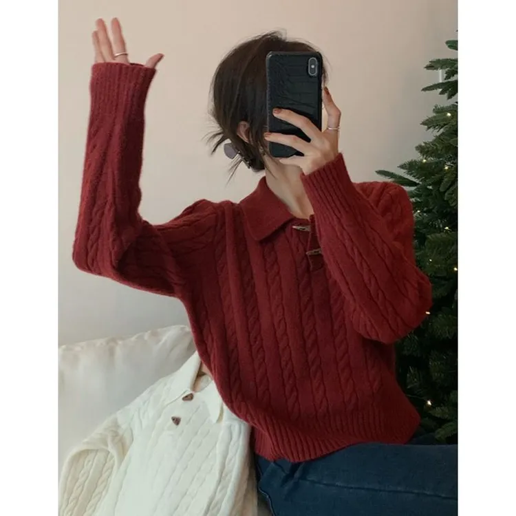 复古小翻领牛角扣麻花毛衣女套头宽松冬季软糯内搭短款针织衫上衣