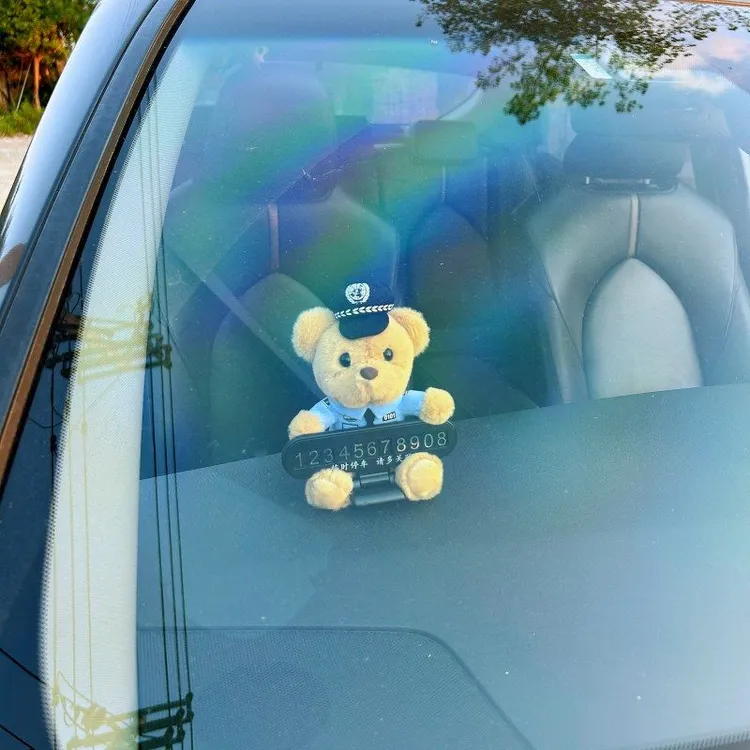 交警小熊公仔警察小熊汽车挪车电话牌临时停车卡电话号码装饰车内