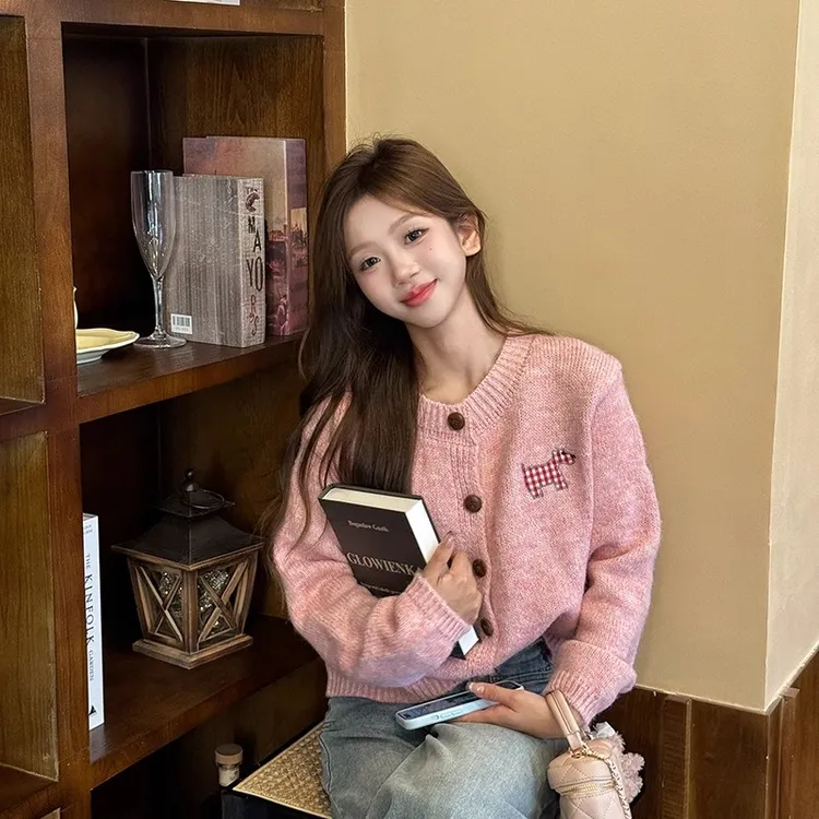 小狗贴布糖果色甜美开衫毛衣女2025秋季新款洋气减龄软糯短款上衣