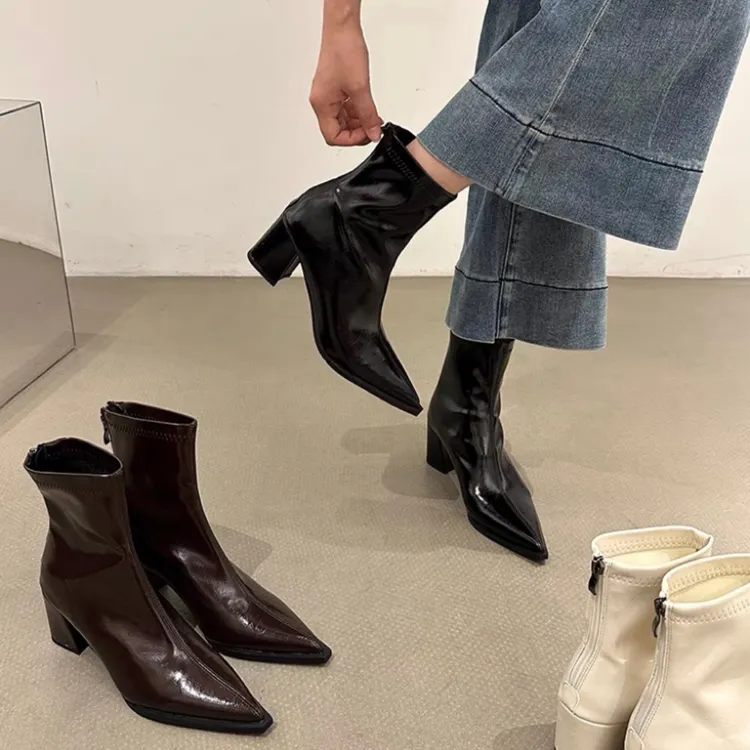 高跟尖头短靴女2025秋冬新款高跟鞋短筒靴小众设计瘦瘦靴粗跟靴子