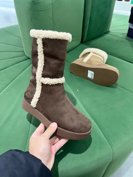 真皮羊羔毛雪地靴2024新款秋冬季女鞋加绒中筒短靴