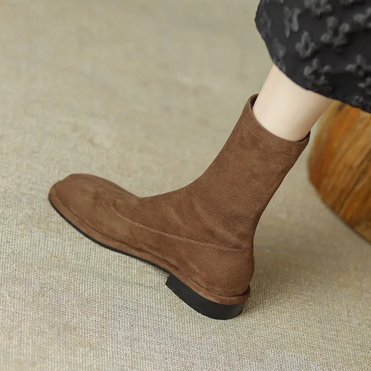 时尚短筒简洁大码优质绒面百搭复古棕色短靴单靴弹力秋冬季瘦瘦靴