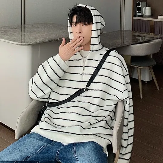 秋冬小众ins风毛边设计黑白条纹连帽保暖毛衣男女同款休闲针织衫