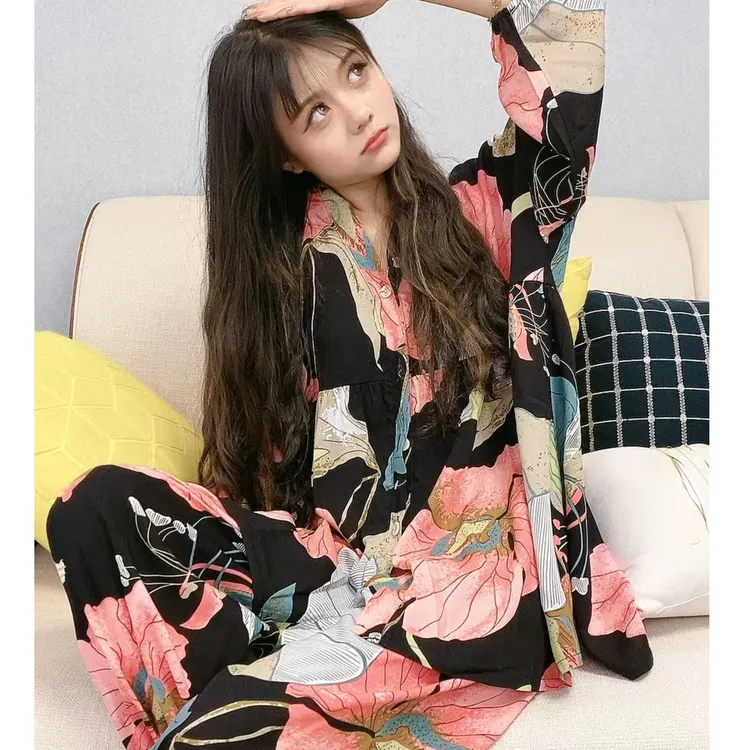 2024年流行春秋夏季中老年妈妈开衫灯笼袖套装黑底花朵睡衣女套装