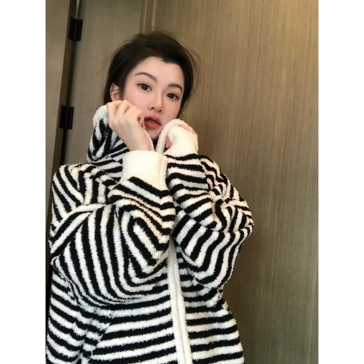 ins高级条纹半边绒睡衣女款冬季加厚保暖针织家居服连帽套装外穿