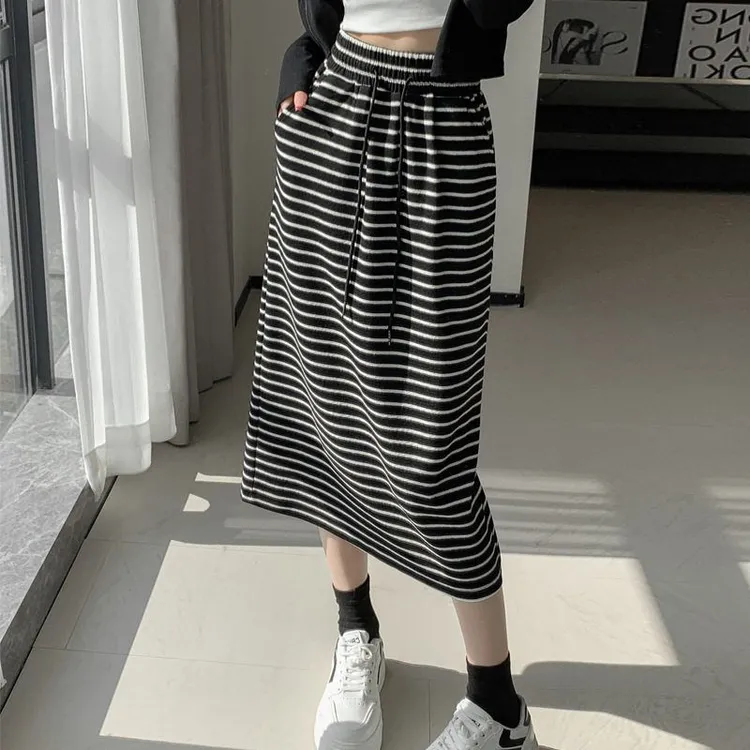 条纹显瘦半身裙女秋冬季新款高腰毛巾布慵懒风中长款百搭裙子