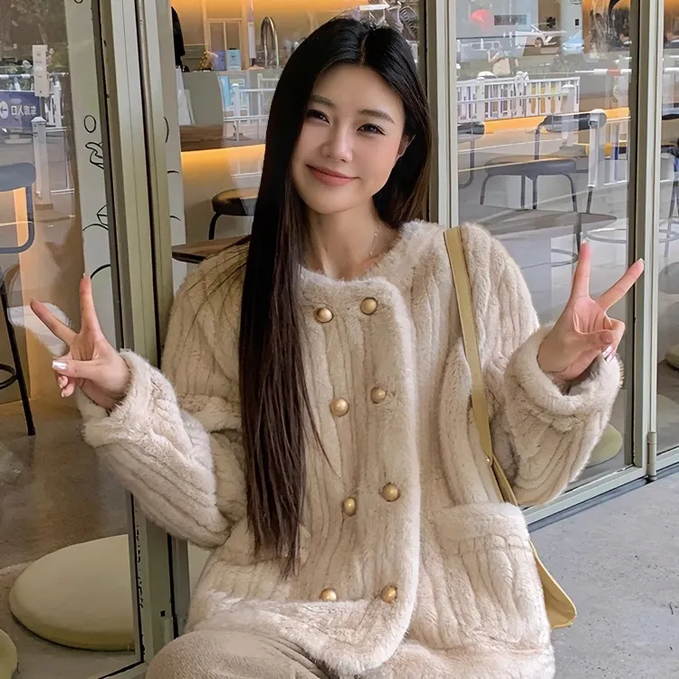 上衣女外套皮毛一体毛绒绒外套短款宽松洋气高级法式女外套时尚款