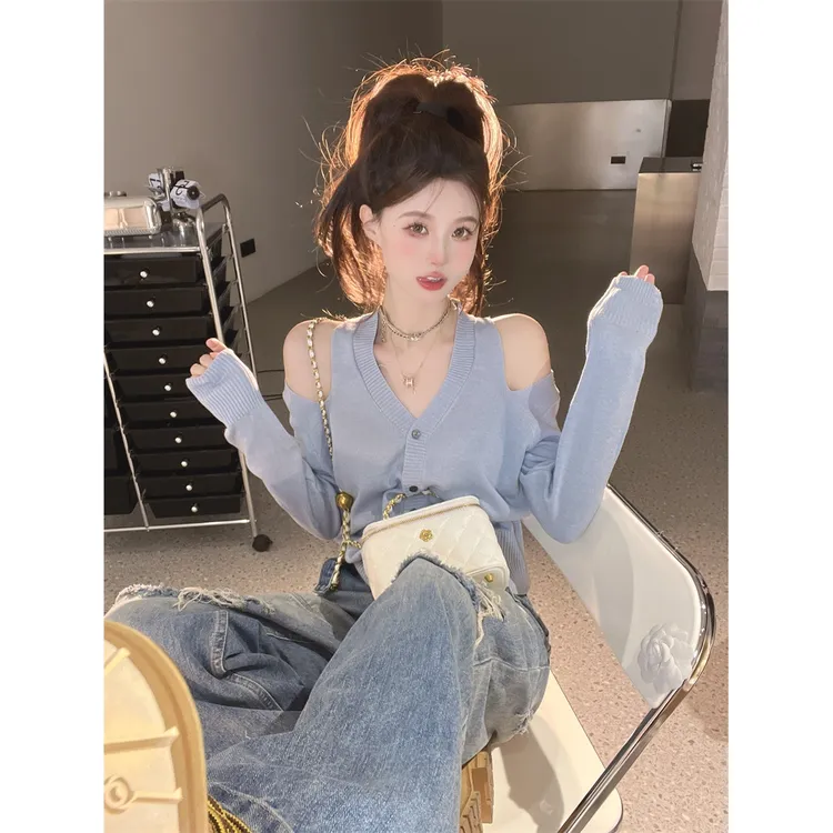 V领长袖镂空针织衫女薄款早秋季新款别致设计感小众洋气露肩上衣