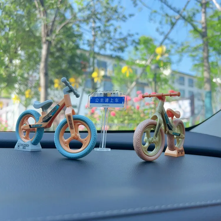 汽车车载自行车摆件创意个性路牌摆件车内饰品中控台桌面装饰