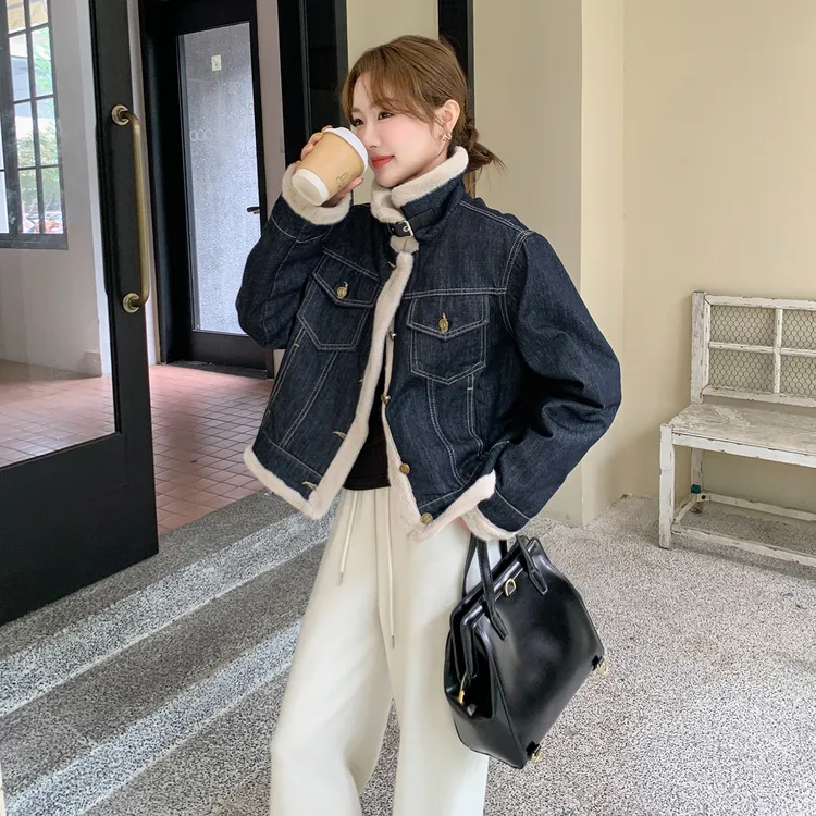 高级感短款加绒加厚牛仔外套女秋冬新款机车服羊羔绒拼接爆款棉服